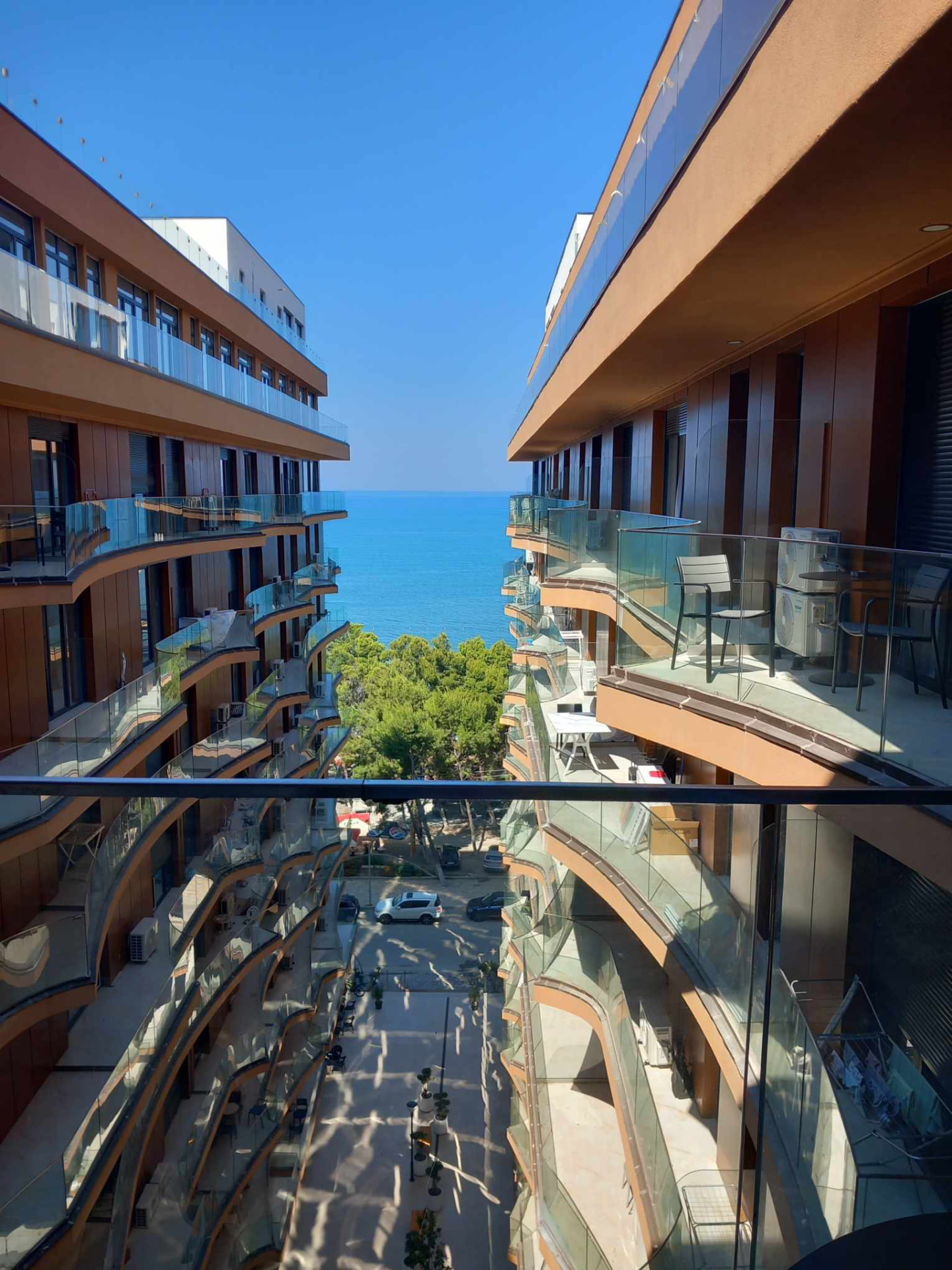 RoyalBay Apartments — Shëngjin seafront